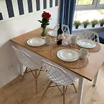 Piaskowe Z Widokiem Na Morze Tarasem Na Dachu